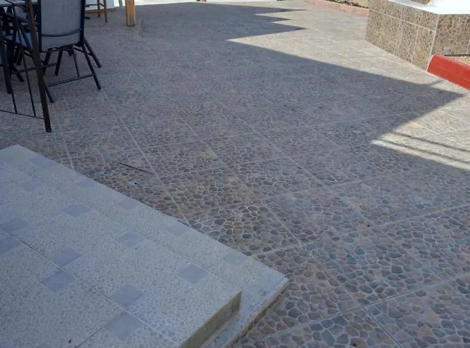 Achilles Heel דירה *