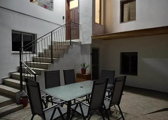 Achilles Heel Apartament